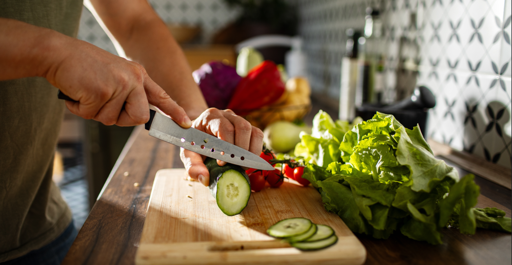 Cenar tarde, ¿es saludable?