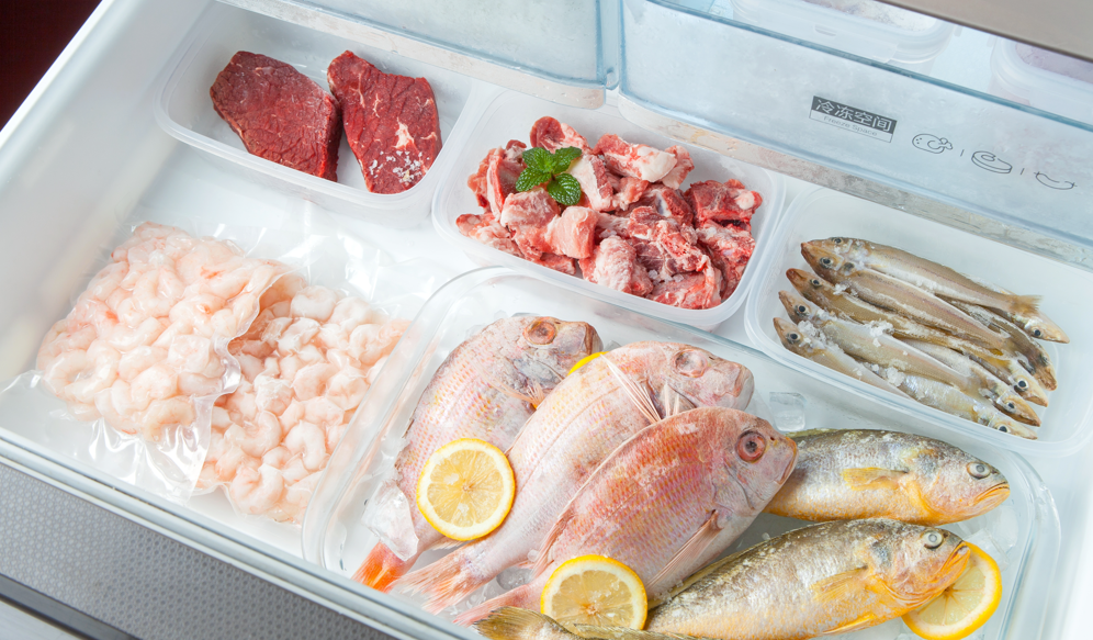 ¿Cuánto dura cada alimento en la nevera? Conservación del pavo, la carne picada y otros productos esenciales