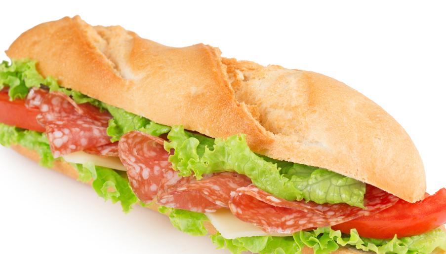 Salami: qué es, tipos, origen y diferencias con el salchichón