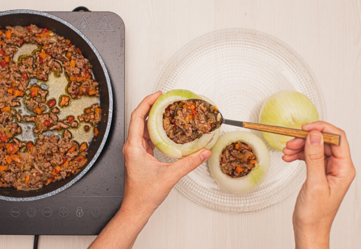 Cebollas rellenas de carne. Un plato típico de Asturias paso a paso