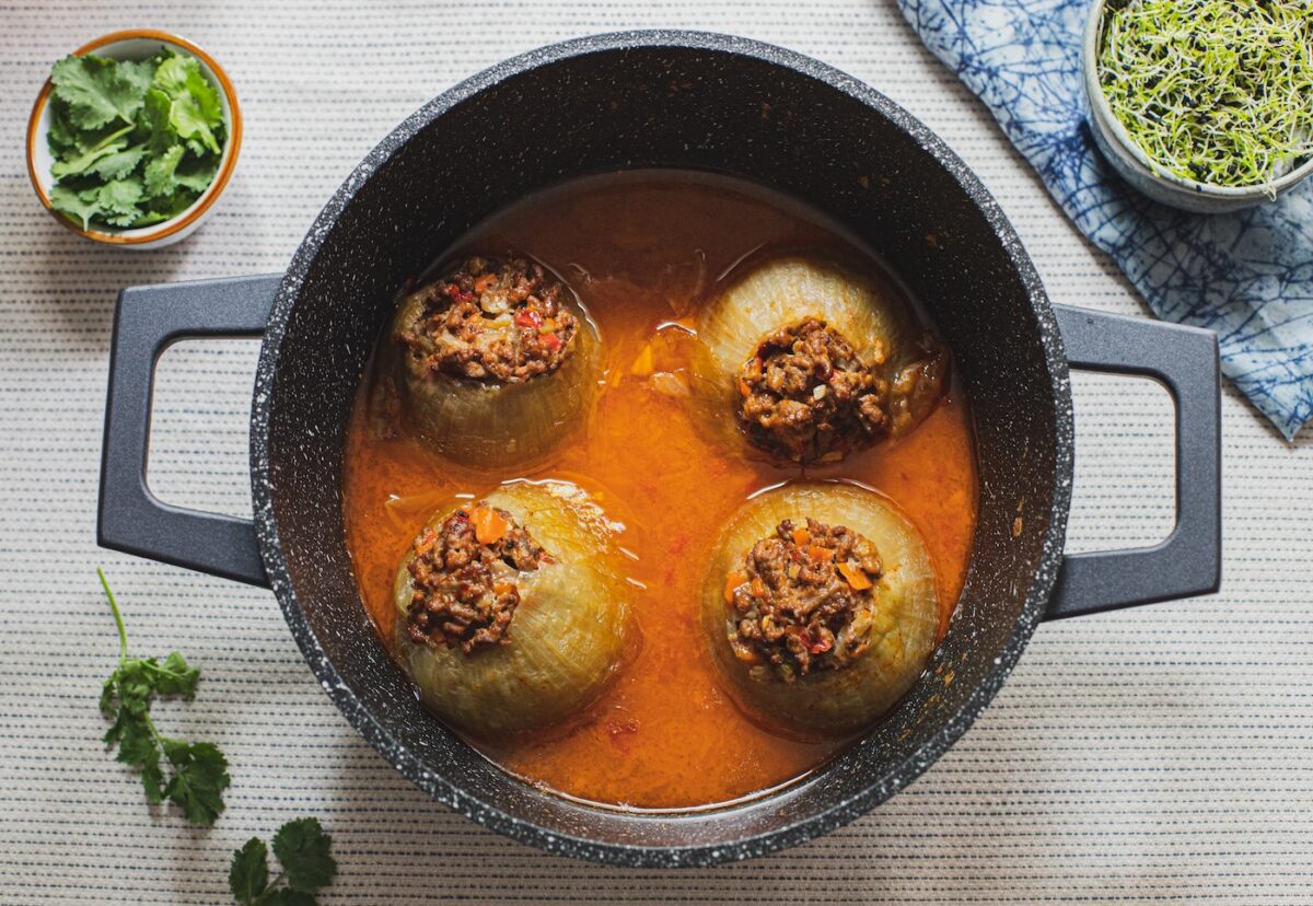 Cebollas rellenas de carne. Un plato típico de Asturias paso a paso