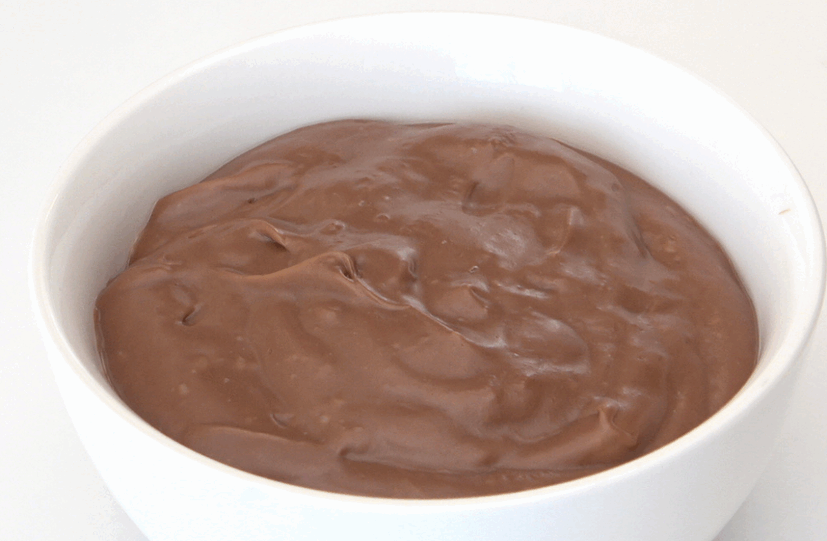 Crema pastelera de chocolate para relleno de tartas y postres