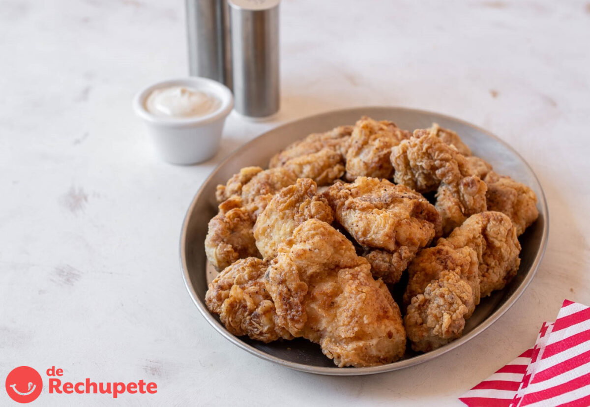 Pollo broaster. Una receta deliciosa con un rebozado crujiente