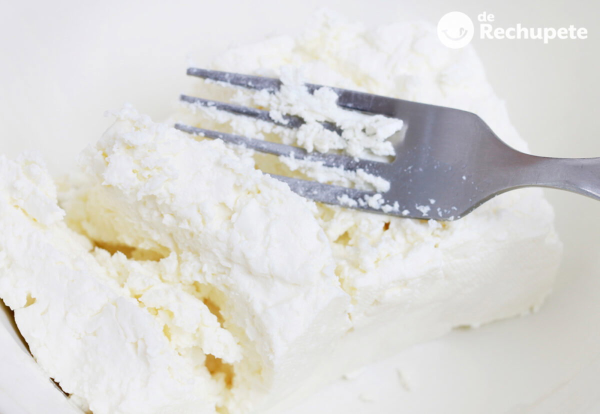 Queso cottage: vuelve el ‘anticuado’ queso cottage. Qué es y cómo emplearlo en la cocina