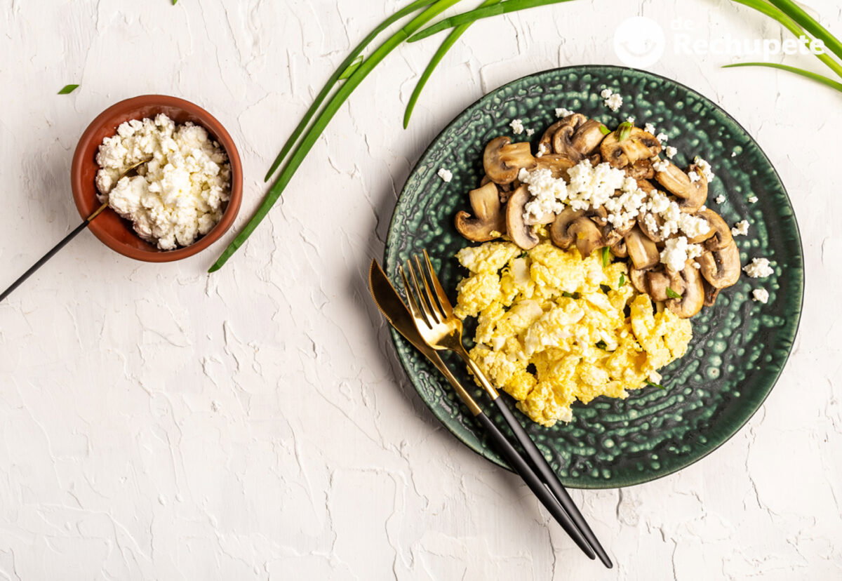 Queso cottage: vuelve el ‘anticuado’ queso cottage. Qué es y cómo emplearlo en la cocina
