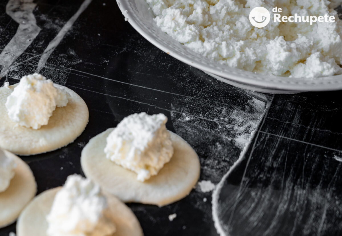 Queso cottage: vuelve el ‘anticuado’ queso cottage. Qué es y cómo emplearlo en la cocina