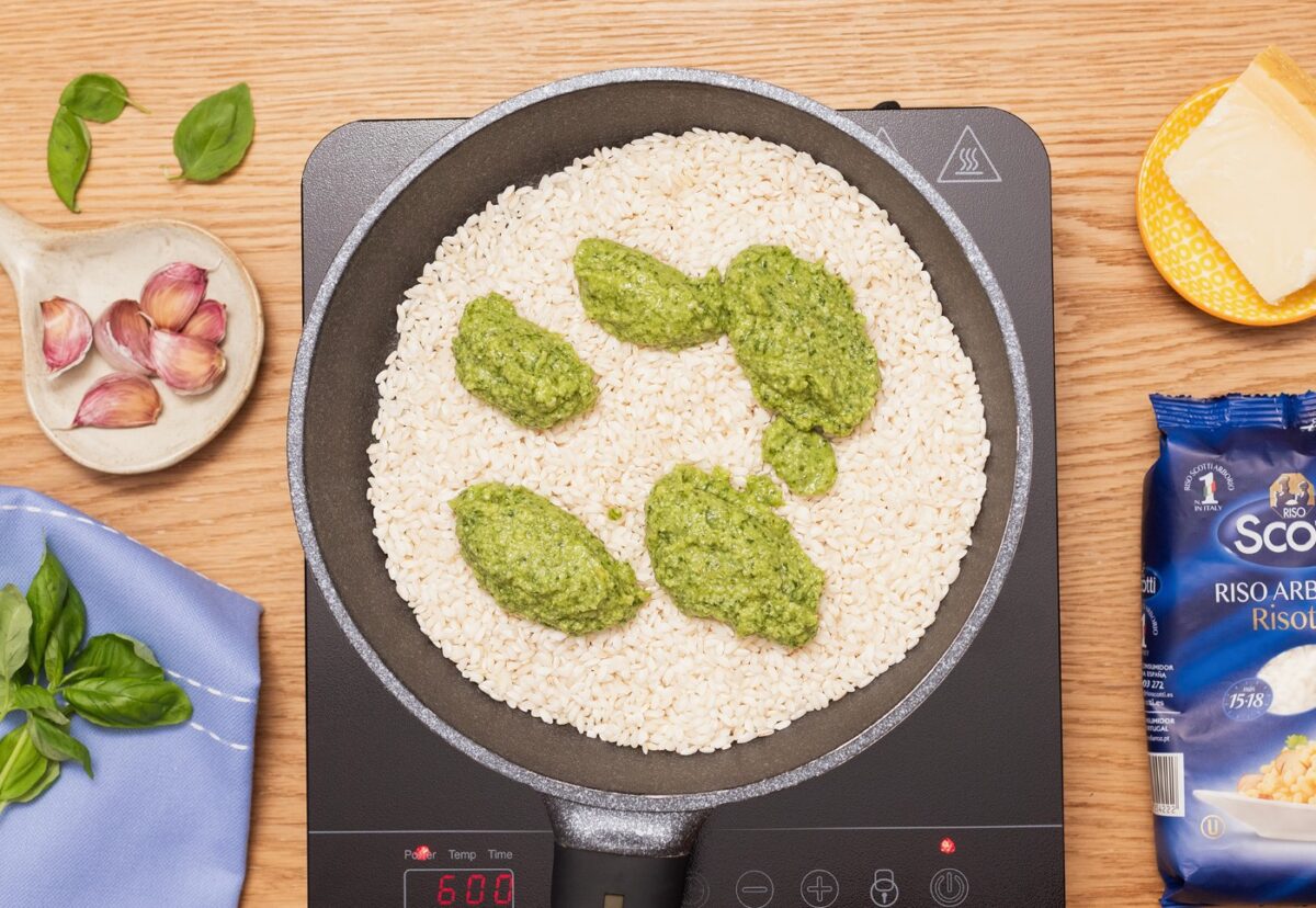 Risotto a la Genovesa. Un delicioso arroz con salsa pesto