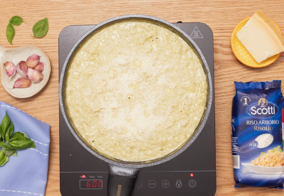 Risotto a la Genovesa. Un delicioso arroz con salsa pesto