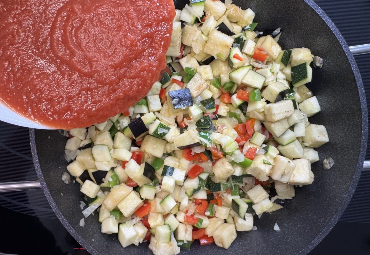 Samfaina catalana. Una receta clásica de guiso de verduras
