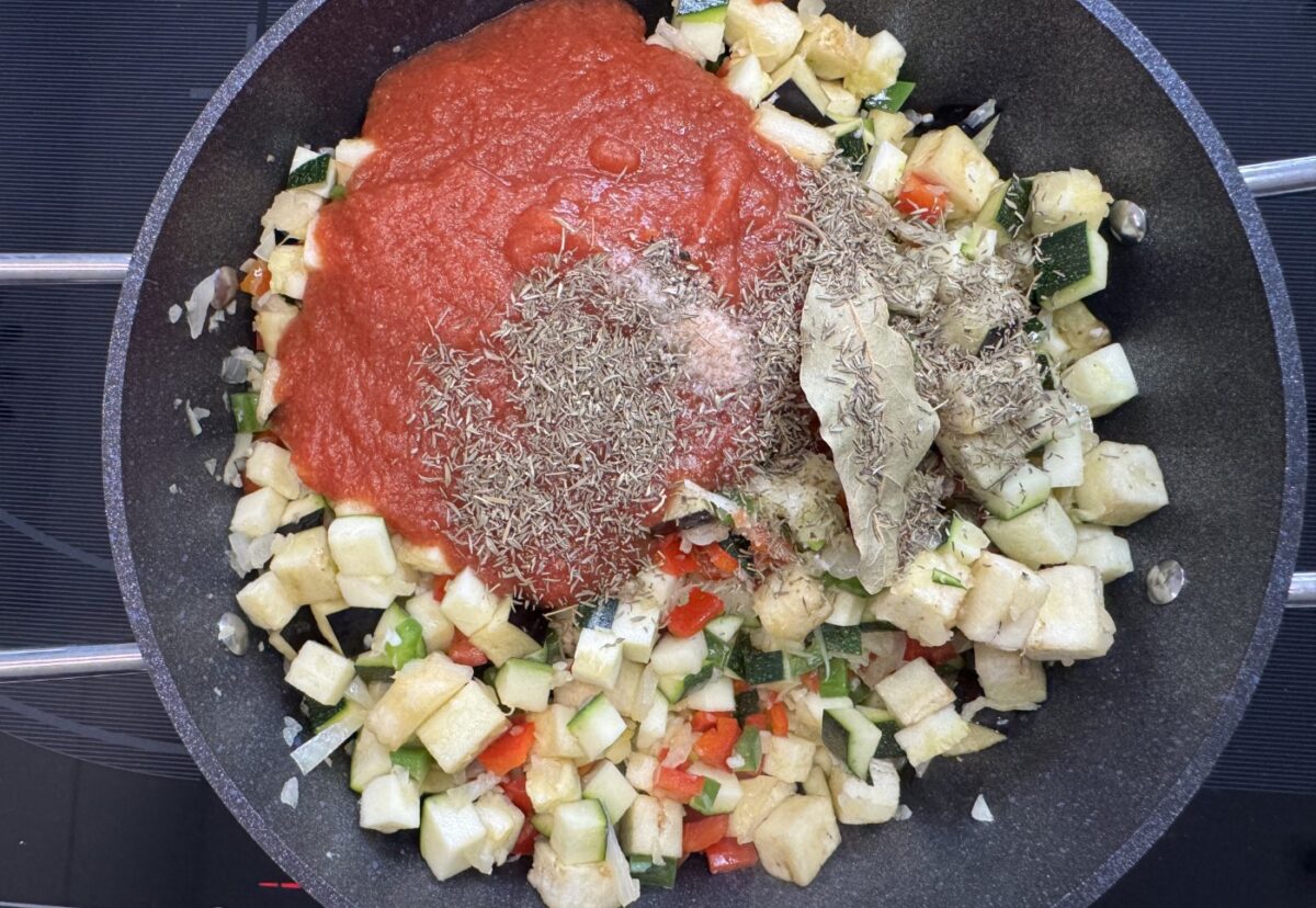 Samfaina catalana. Una receta clásica de guiso de verduras
