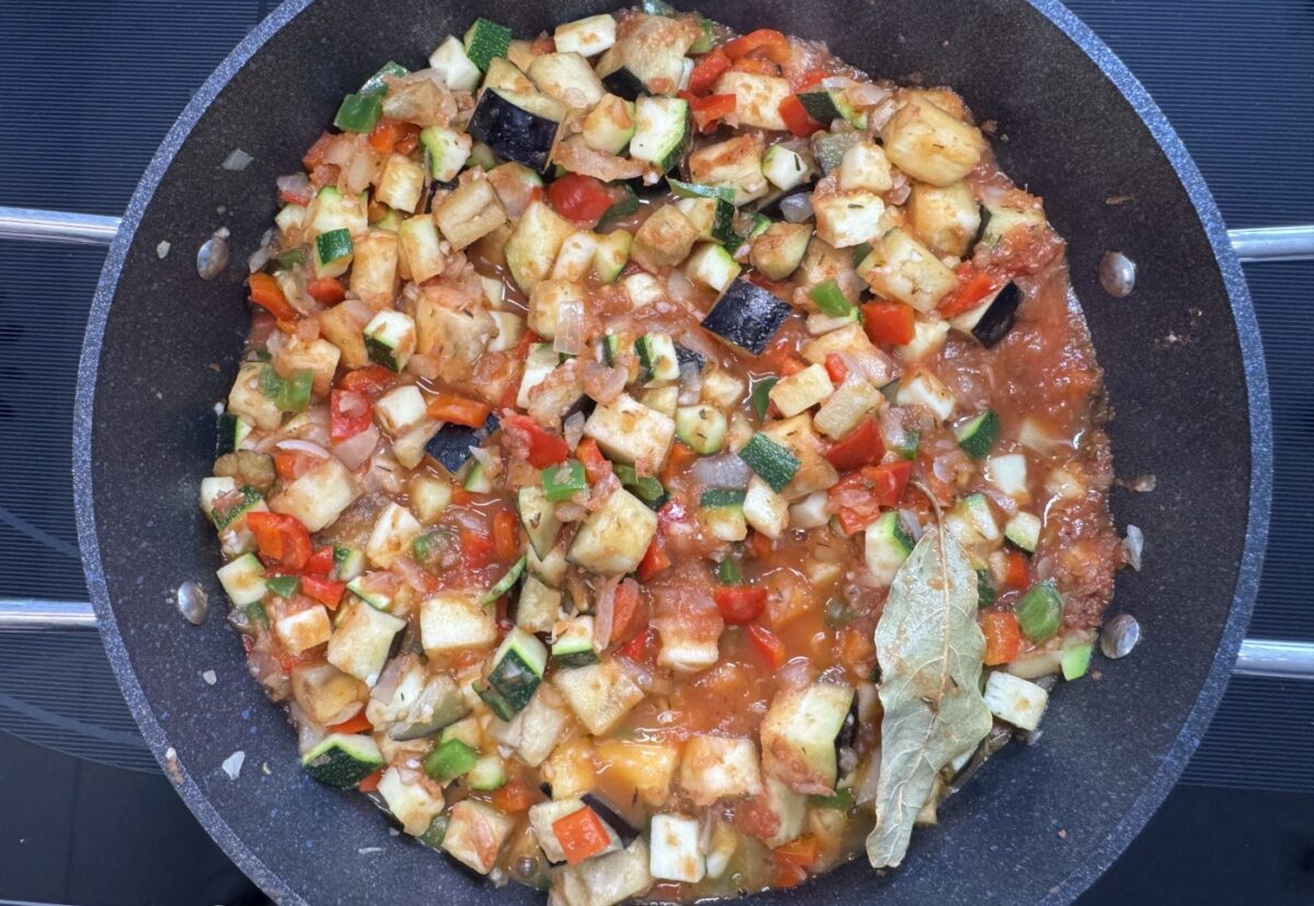 Samfaina catalana. Una receta clásica de guiso de verduras