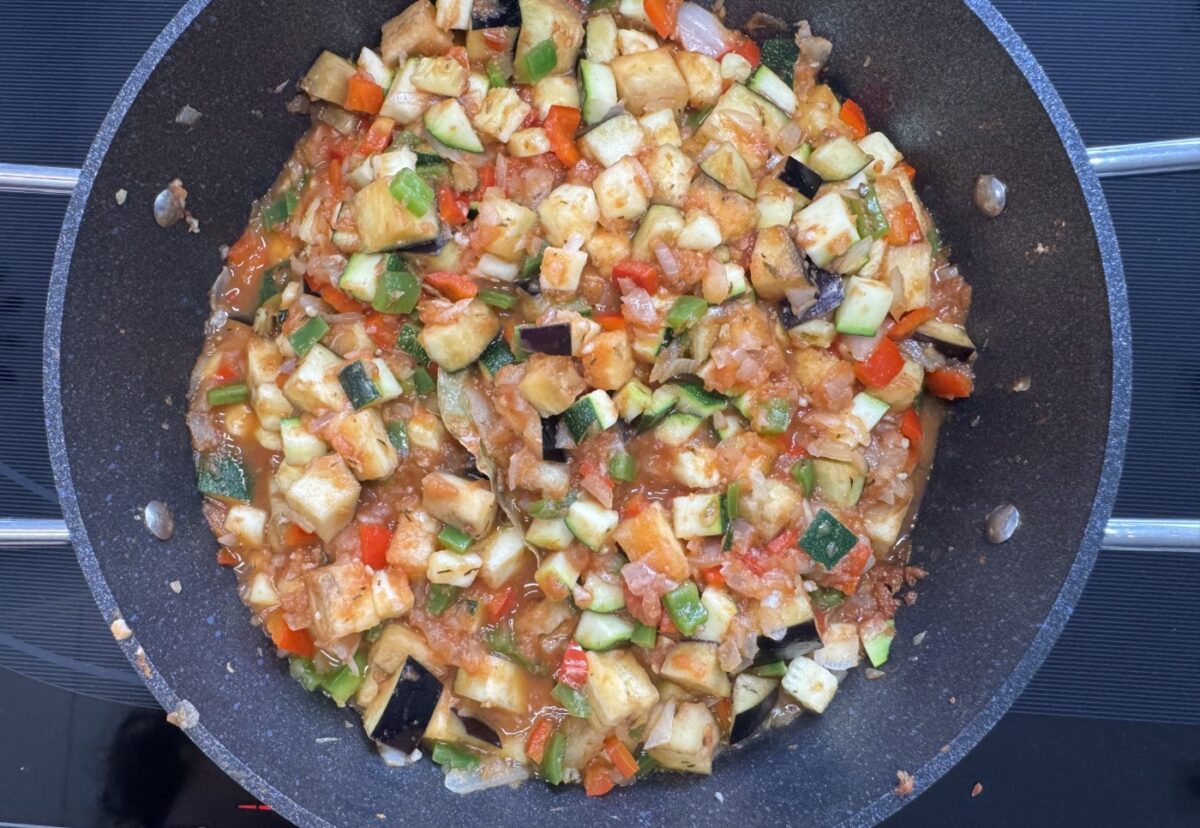 Samfaina catalana. Una receta clásica de guiso de verduras
