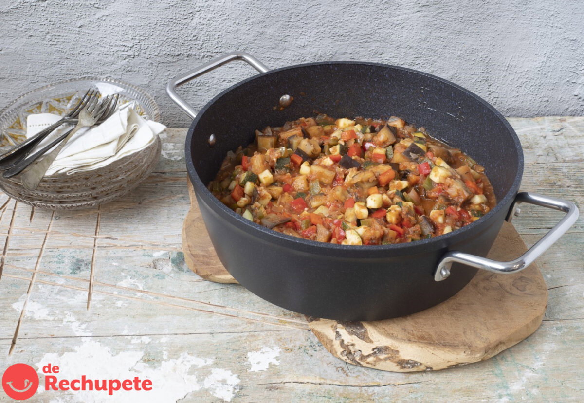 Samfaina catalana. Una receta clásica de guiso de verduras