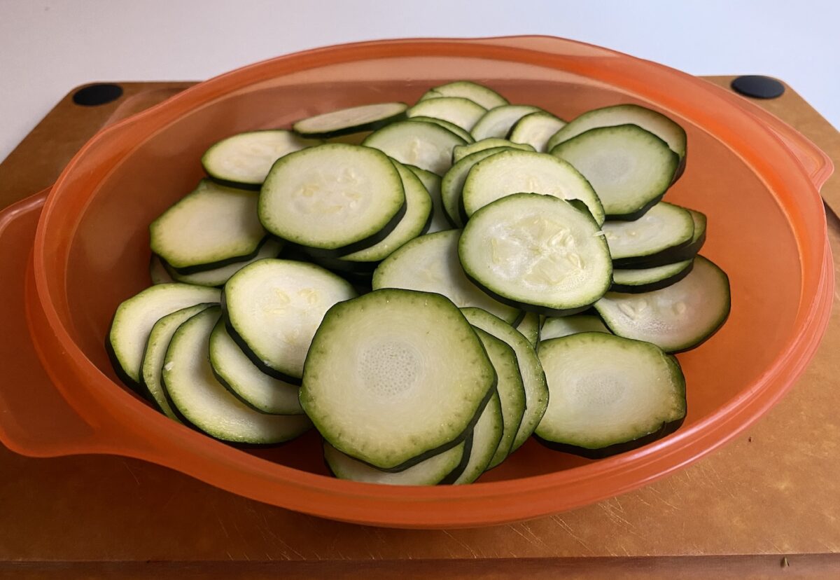 Tortilla de calabacín y cebolla. Una receta muy fácil y saludable