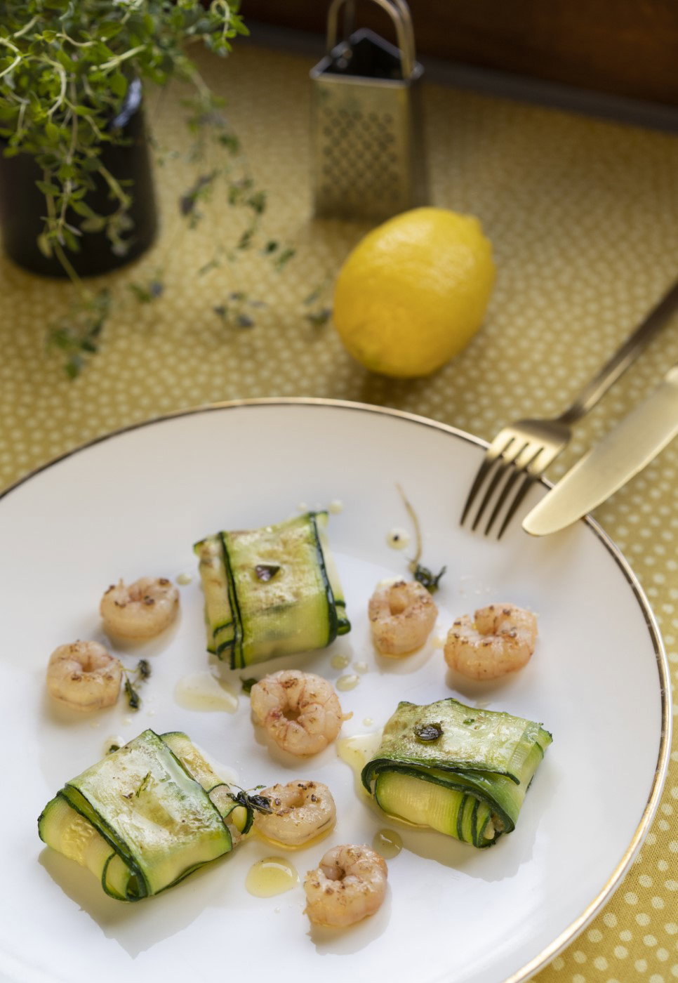 Calabacín relleno de gambas. La receta paso a paso