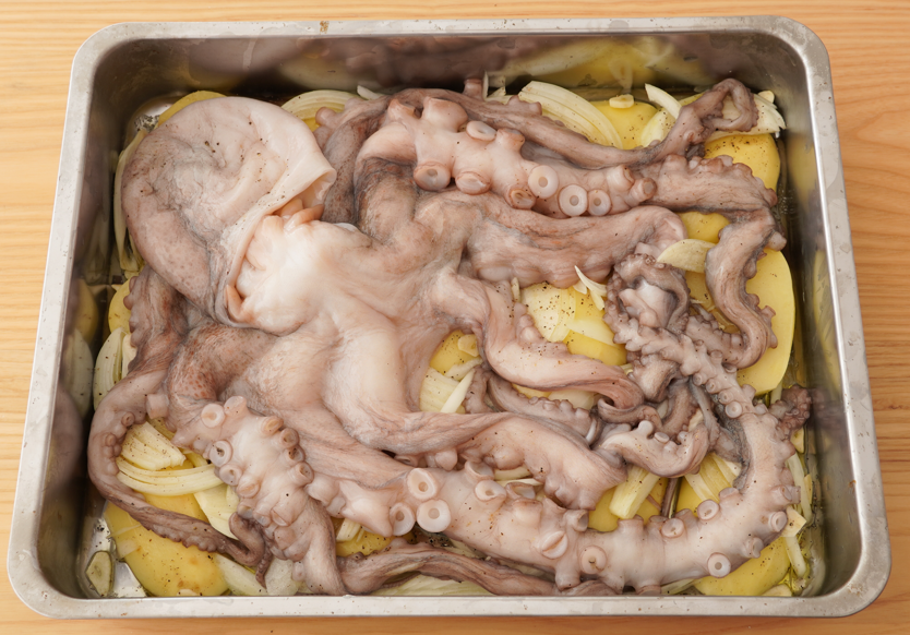 Pulpo al horno con patatas al estilo murciano