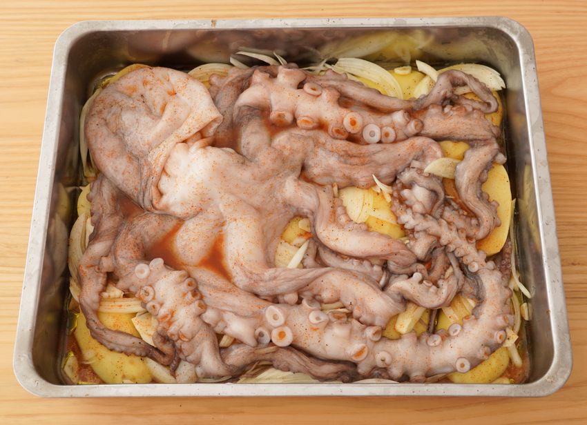 Pulpo al horno con patatas al estilo murciano