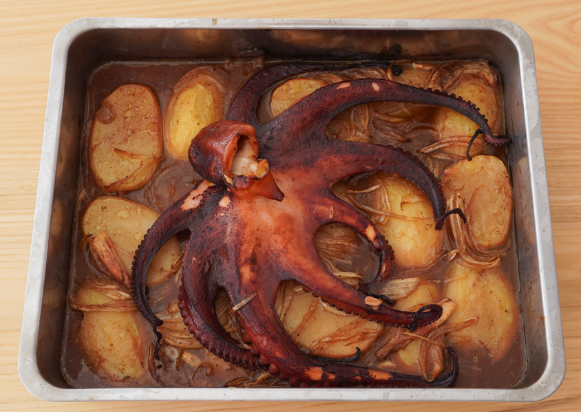 Pulpo al horno con patatas al estilo murciano