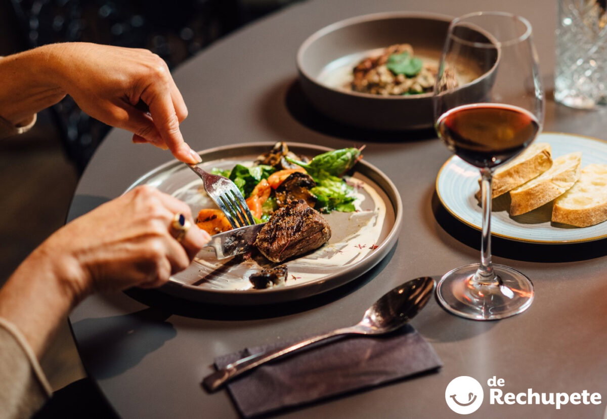 Saltarte la cena, o cenar de forma muy ligera, no adelgaza