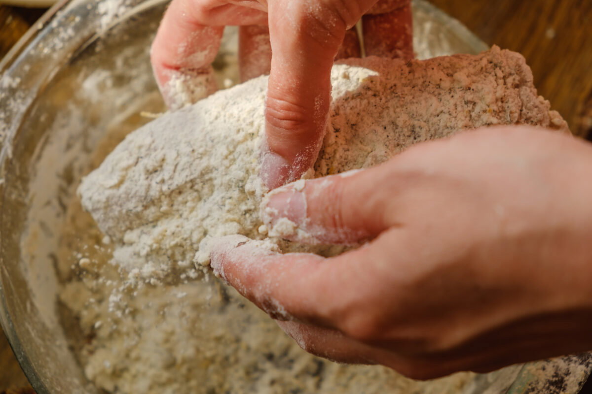 Cómo rebozar pescado. Trucos y tipos de rebozado