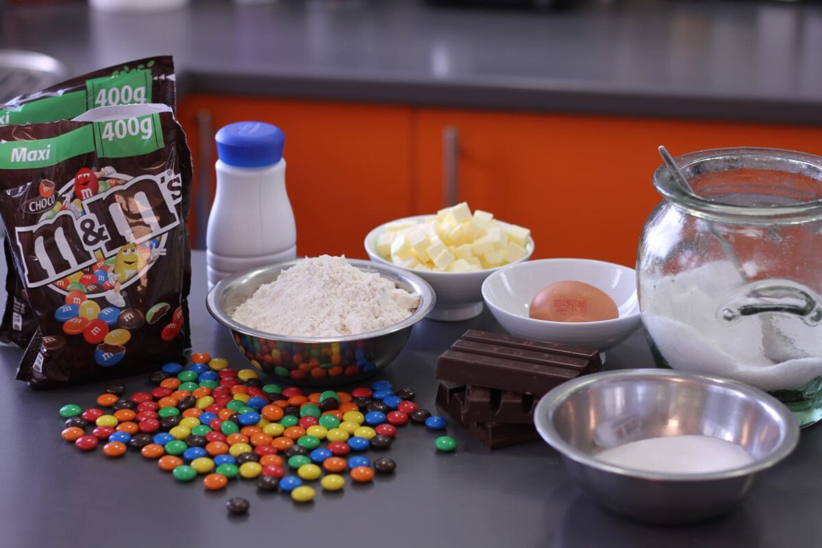tarta de chocolate con mm paso 1