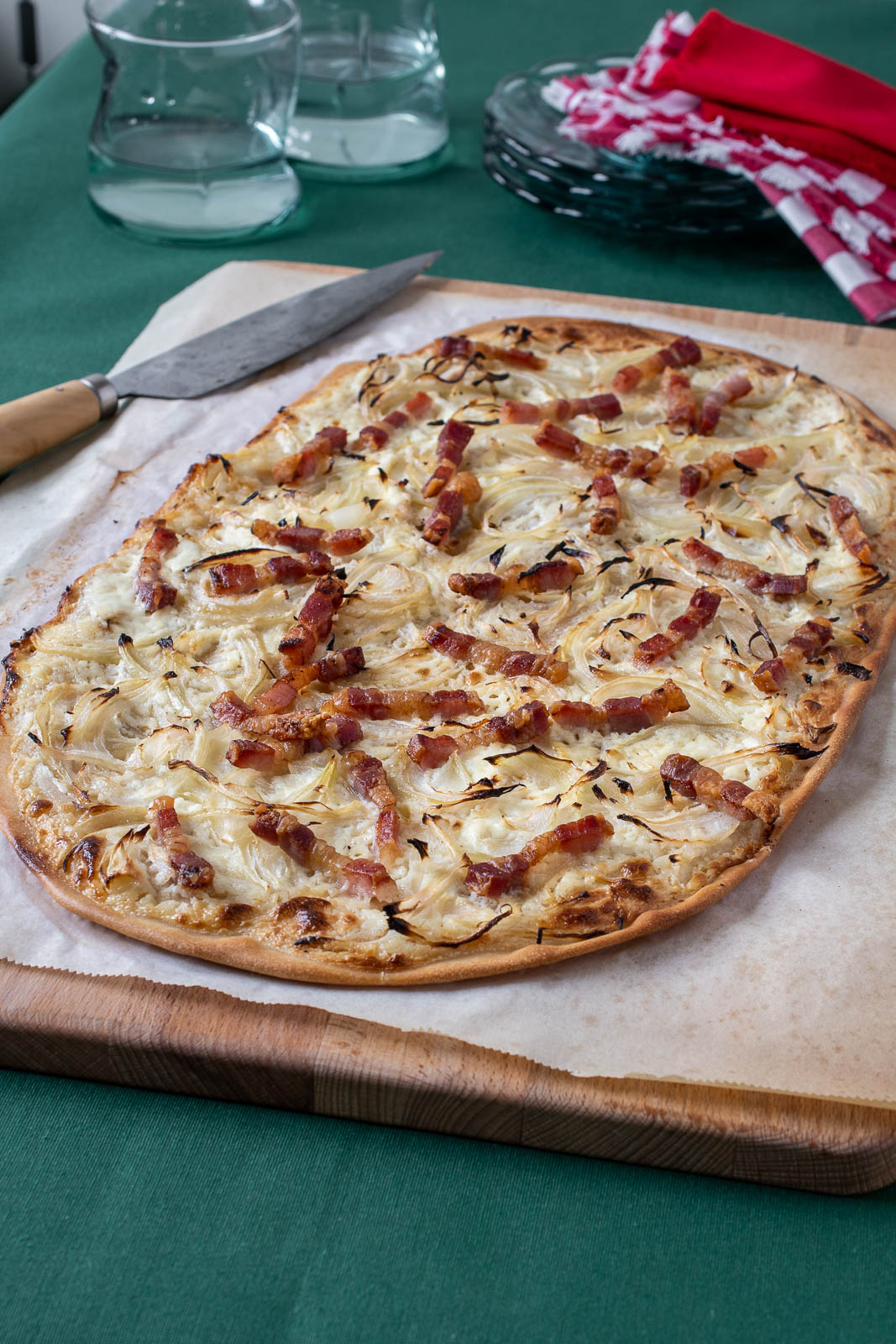 Flammkuchen o tarte flambée. Una receta de origen alsaciano