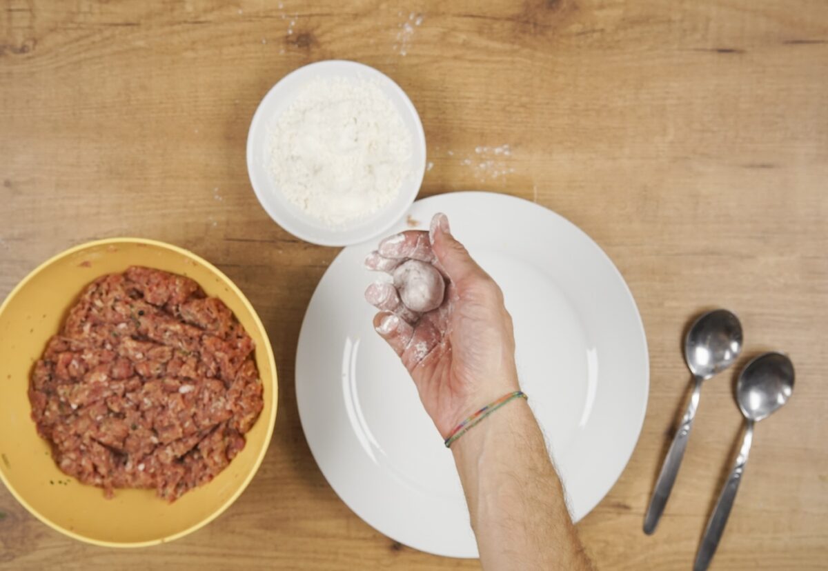Albóndigas en caldo paso a paso