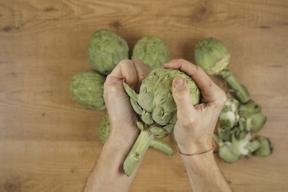 Alcachofas cocinadas de 3 formas: crudas, fritas y al horno