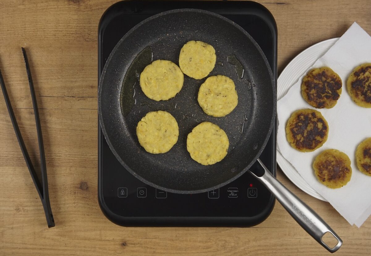 Arepas de plátano macho maduro paso a paso
