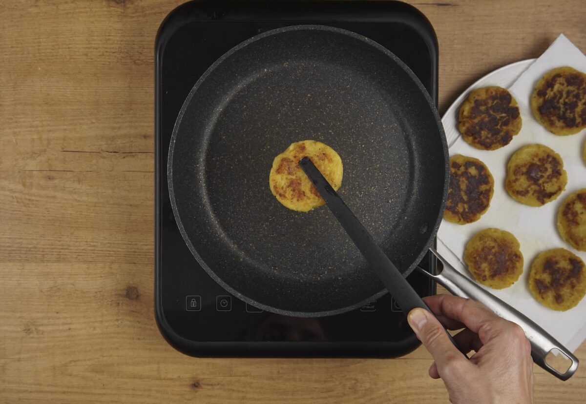 Arepas de plátano macho maduro paso a paso