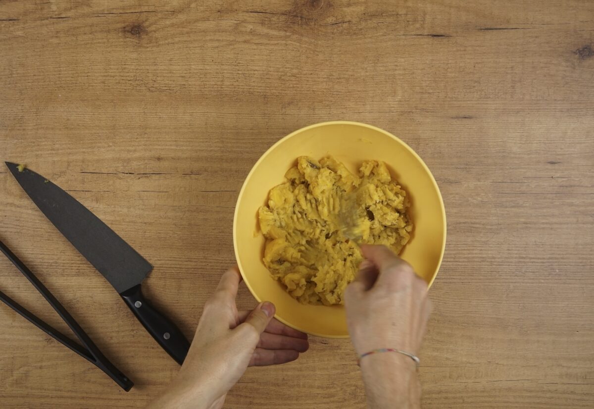 Arepas de plátano macho maduro paso a paso