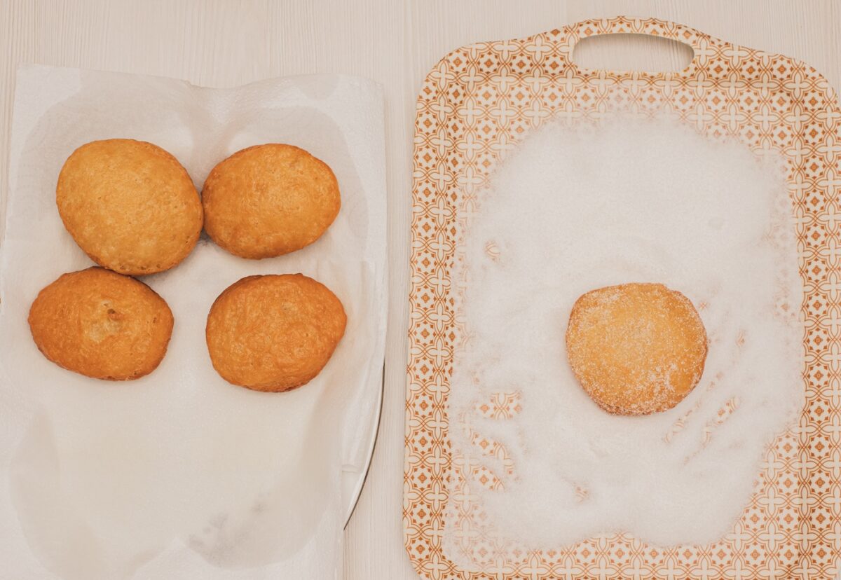 Berlinas o donas rellenas de cremas pasteleras variadas 