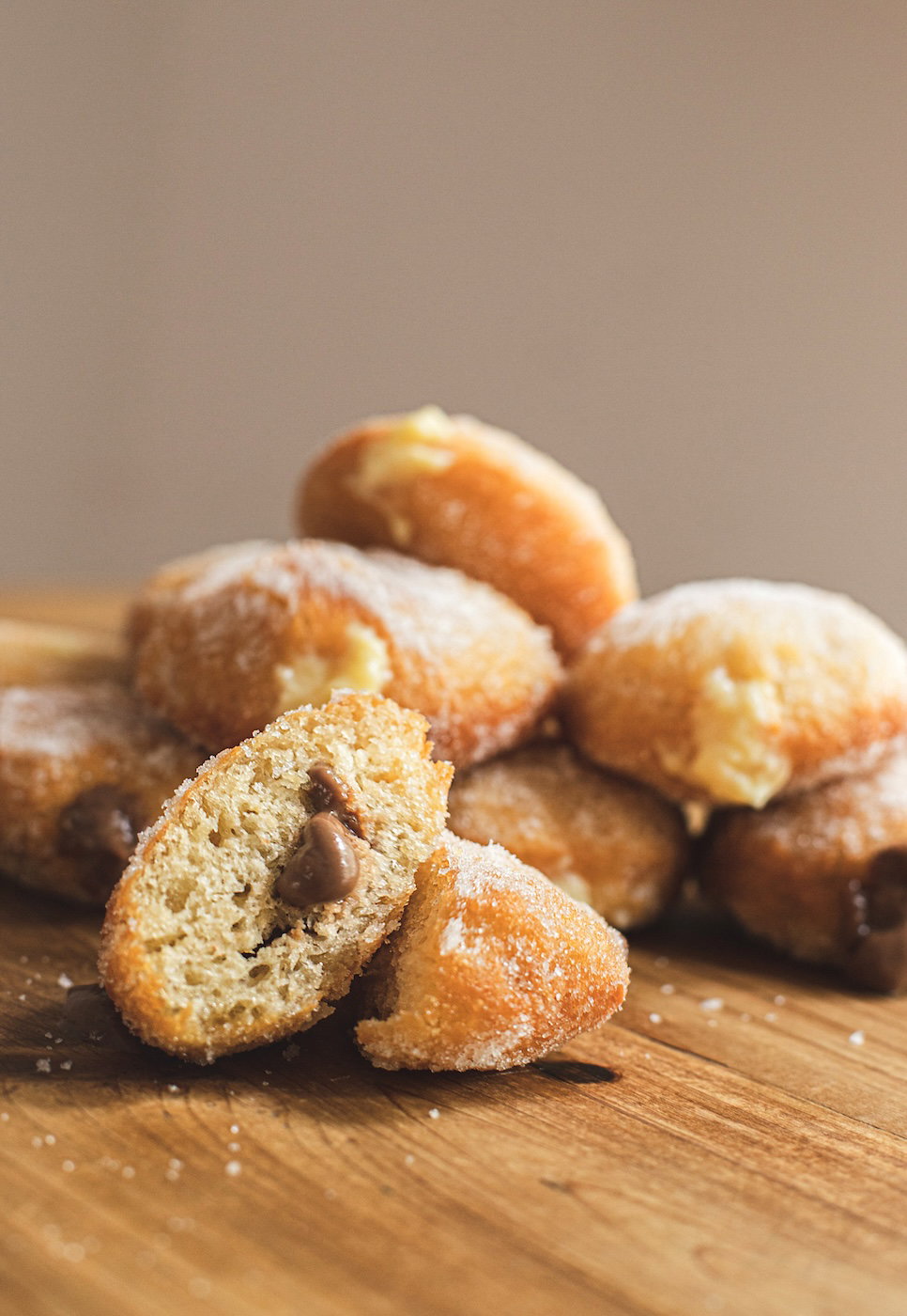 Berlinas o donas rellenas de cremas pasteleras variadas 
