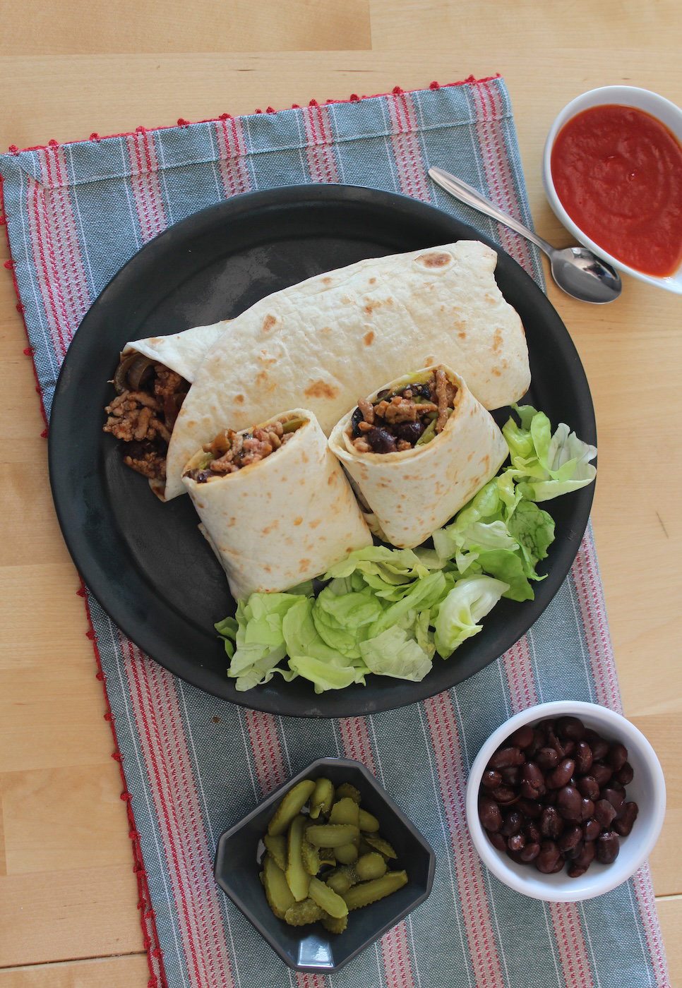 Burritos de carne picada y frijoles paso a paso