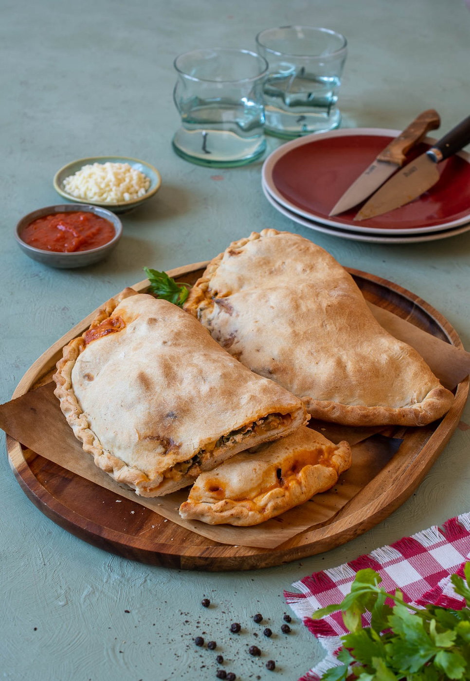 Cómo hacer un calzone clásico, el primo cercano de la pizza