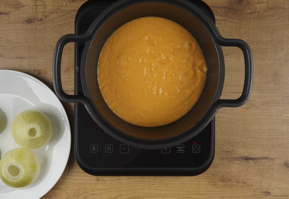 Cebollas rellenas con pollo y champiñones