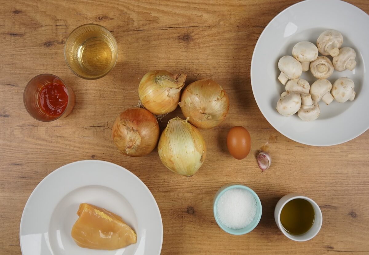 Cebollas rellenas con pollo y champiñones