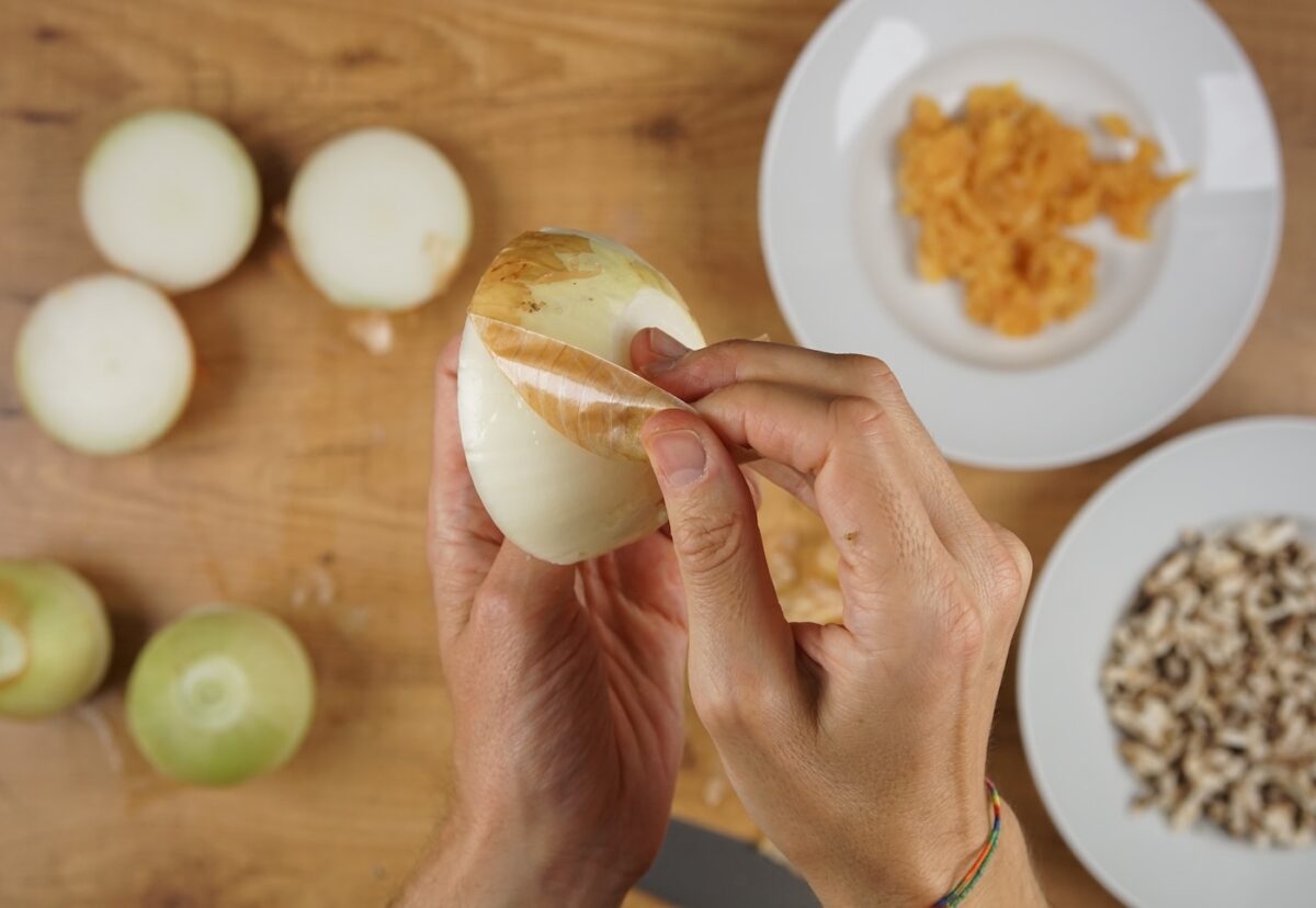 Cebollas rellenas con pollo y champiñones
