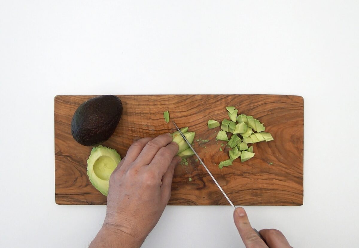 Ceviche de langostinos con aguacate paso a paso