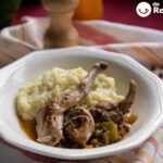 Conejo a la cazadora. Una receta clásica y tradicional paso a paso