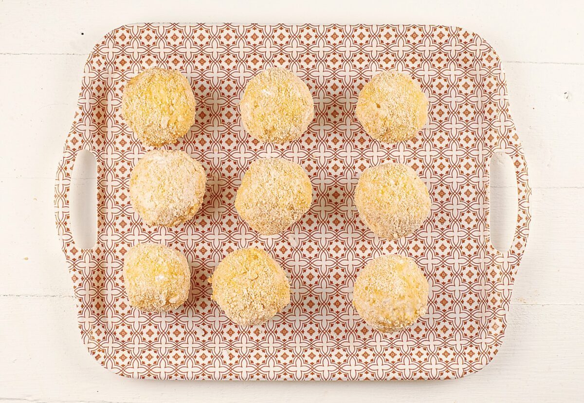 Croquetas de arroz rellenas de atún. Una receta fácil y deliciosa