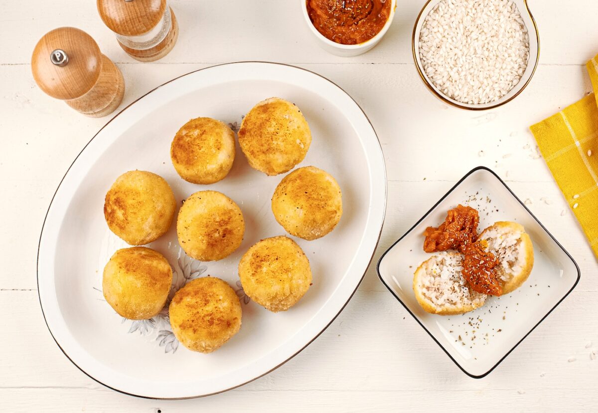 Croquetas de arroz rellenas de atún. Una receta fácil y deliciosa