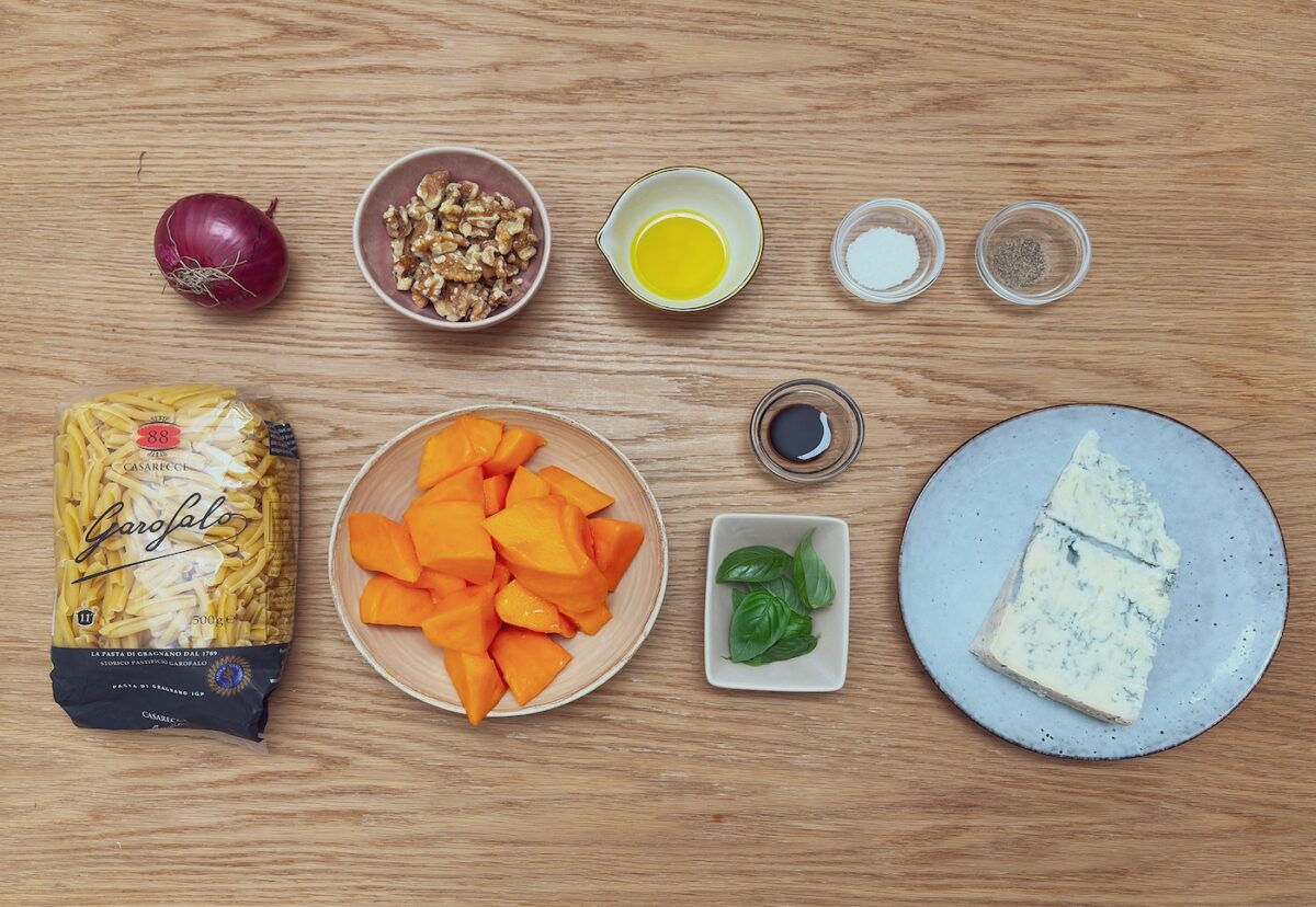 Ensalada de pasta con calabaza y gorgonzola