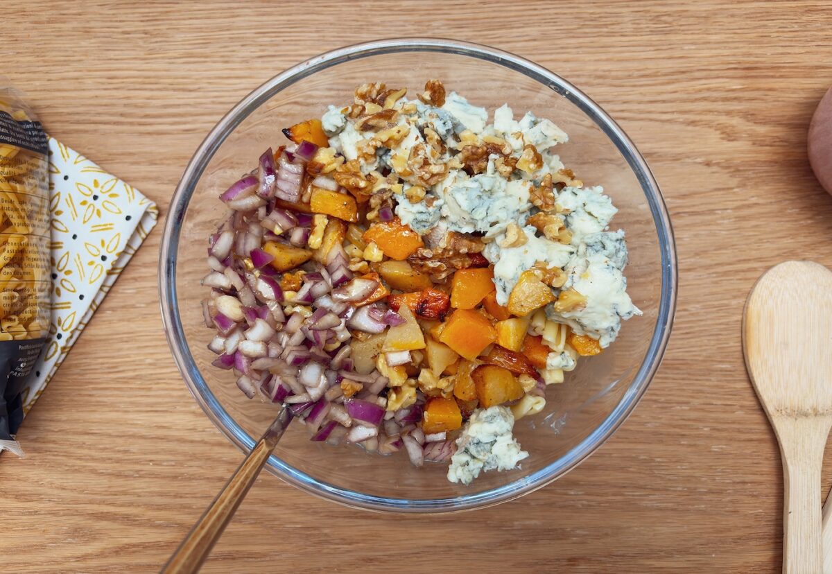 Ensalada de pasta con calabaza y gorgonzola