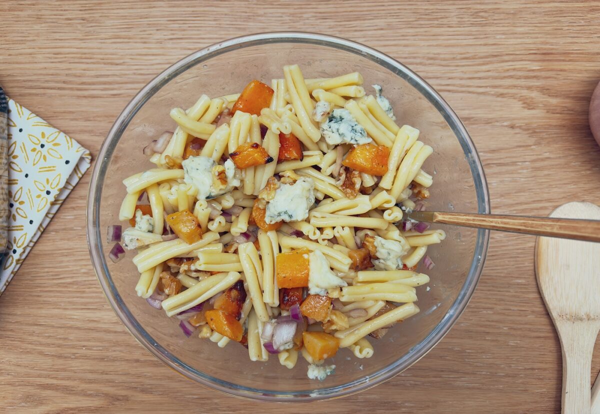 Ensalada de pasta con calabaza y gorgonzola