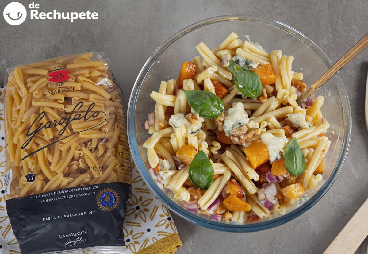 Ensalada de pasta con calabaza y gorgonzola