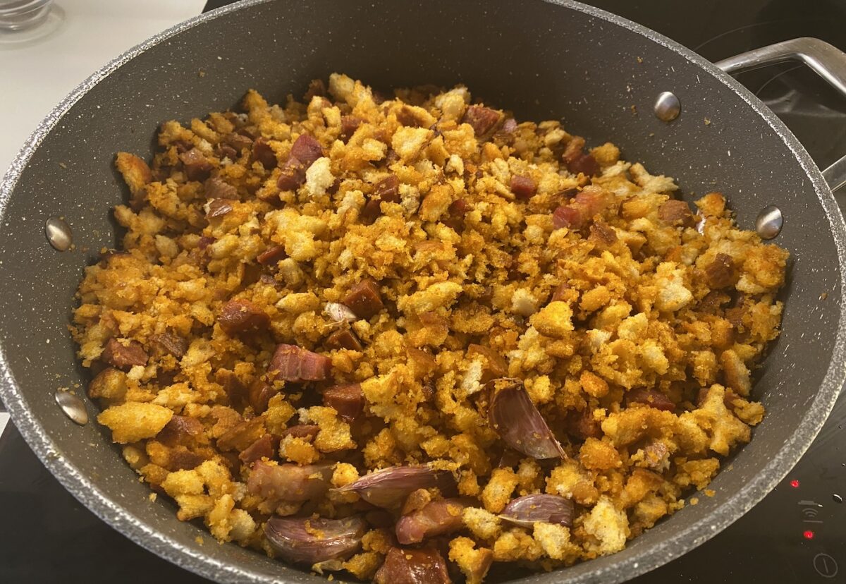 Migas al pastor. La receta tradicional de Aragón