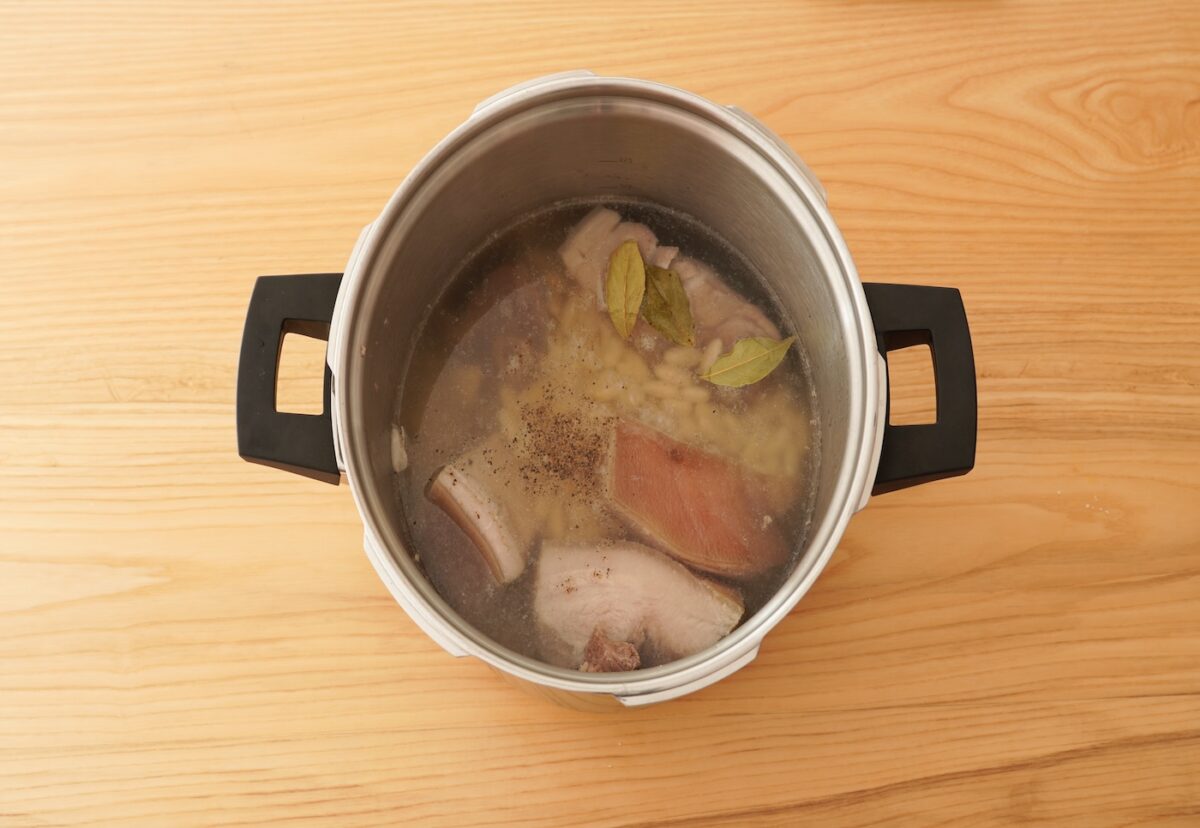 Olla de cerdo murciana. Un cocido tradicional delicioso