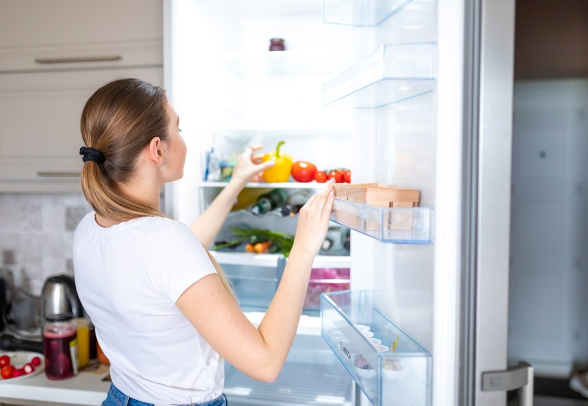 Cómo debes organizar los alimentos en la nevera