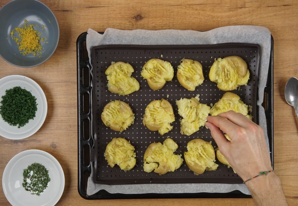 Patatas chafadas. Una receta muy fácil paso a paso